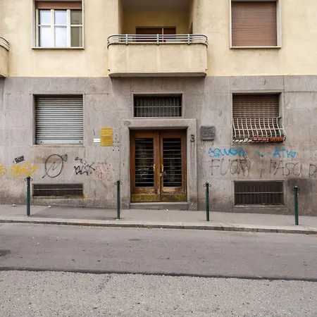 Borgo Dora Balcony Flat Apartment