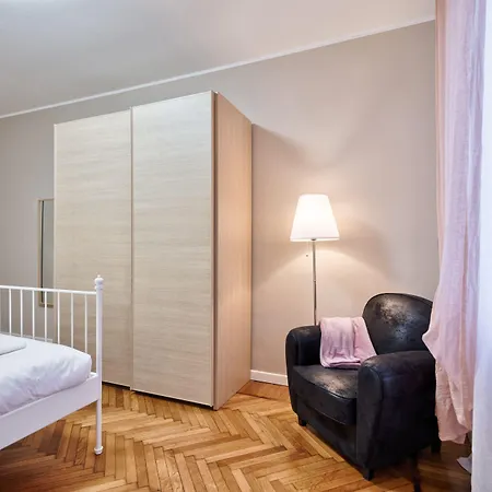 Borgo Dora Balcony Flat *