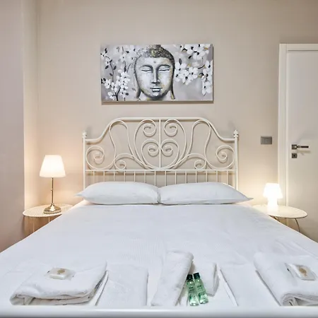 Borgo Dora Balcony Flat Turin