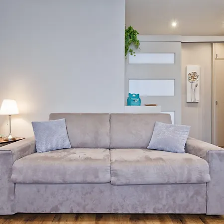 Borgo Dora Balcony Flat Turin
