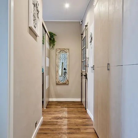 Borgo Dora Balcony Flat Apartment Turin