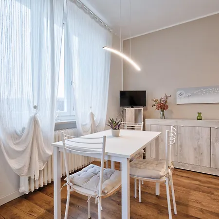 Borgo Dora Balcony Flat Apartment Turin