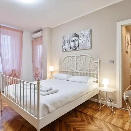 Borgo Dora Balcony Flat *