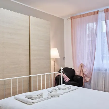 Borgo Dora Balcony Flat Apartment Turin